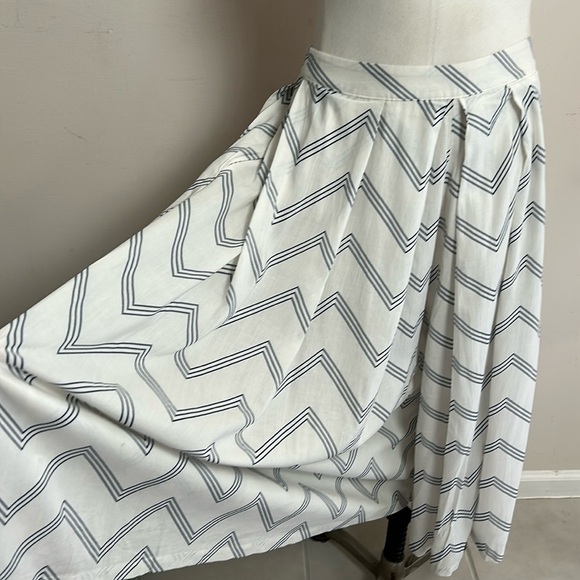 Yumi Kim Linen Skort Pants Wide Leg White Navy Stripe Pleated size small - Picture 5 of 17